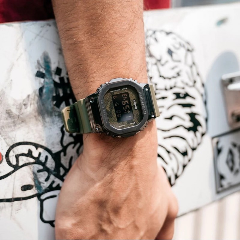 Casio G-Shock GM-5600B-3DR Erkek Kol Saati Casio G-Shock GM-5600B-3DR Erkek Kol Saati