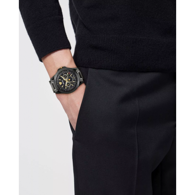 Versace VRSCVE0K00525 Erkek Kol Saati Versace VRSCVE0K00525 Erkek Kol Saati